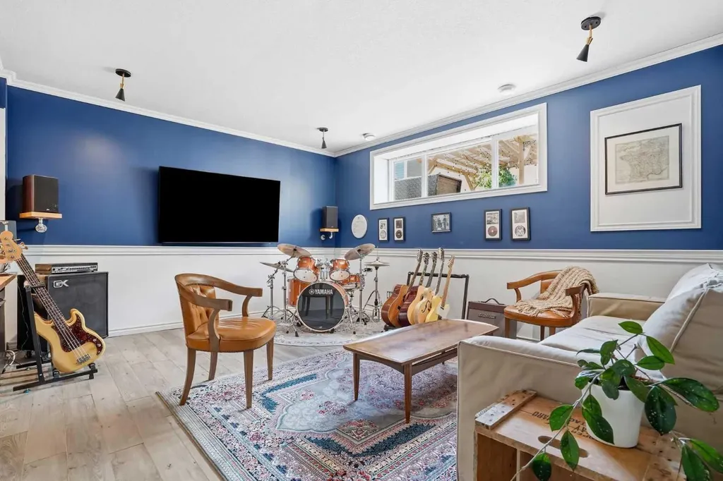 25 Yorkville Green SW Calgary AB T2X4J8