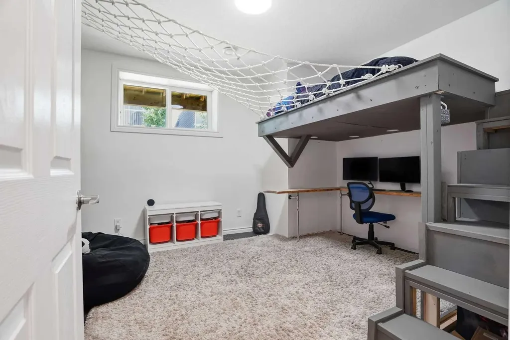 25 Yorkville Green SW Calgary AB T2X4J8