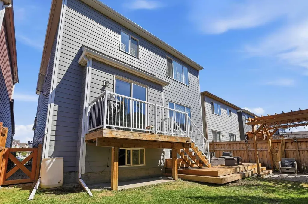 25 Yorkville Green SW Calgary AB T2X4J8