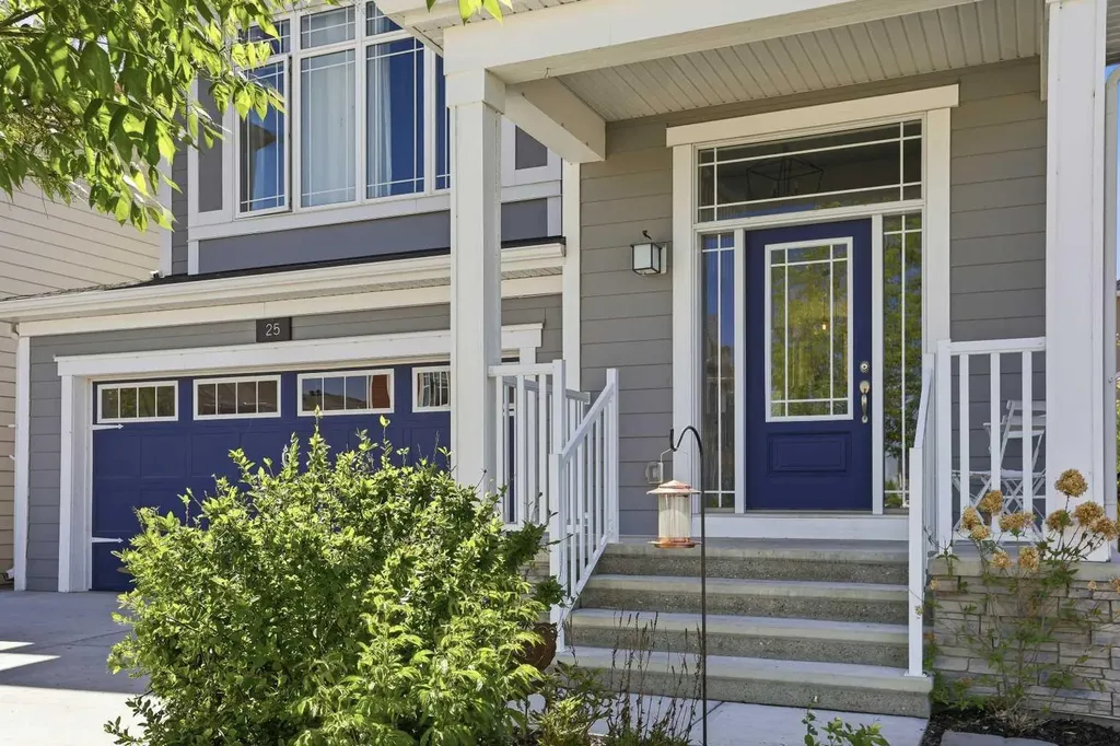 25 Yorkville Green SW Calgary AB T2X4J8