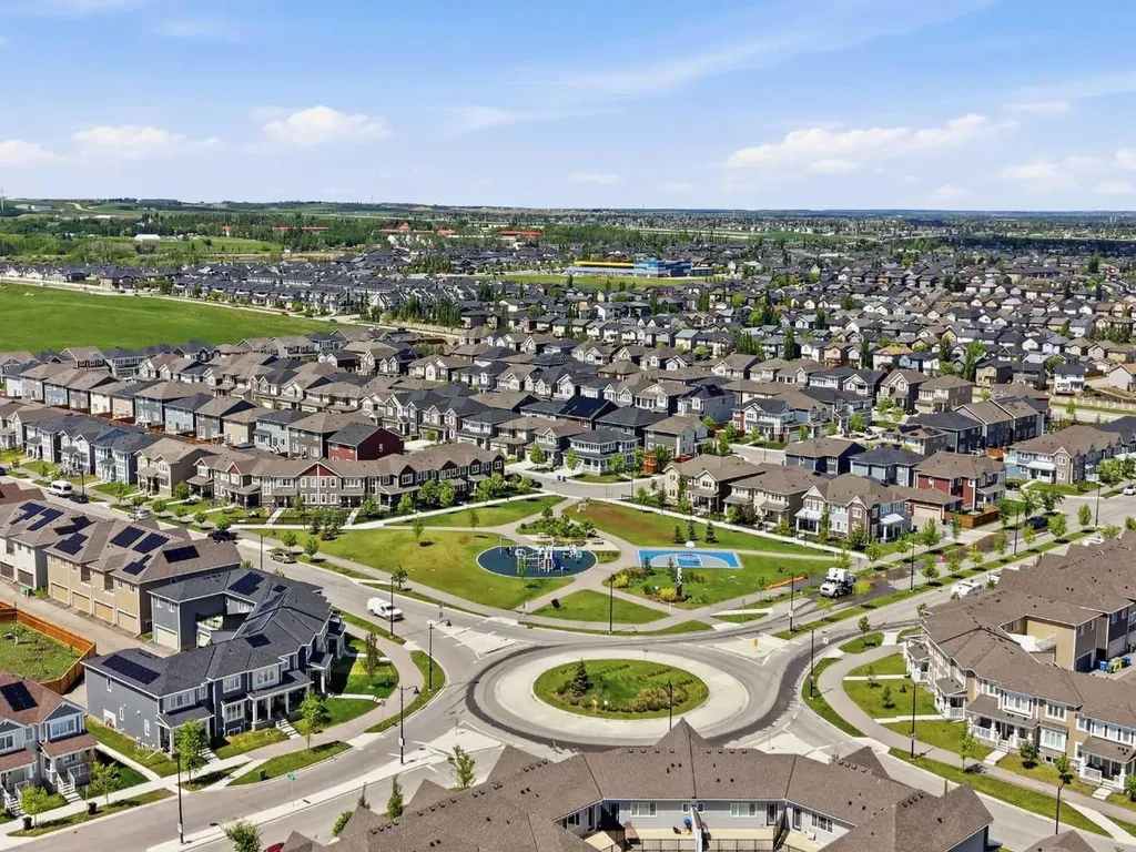 25 Yorkville Green SW Calgary AB T2X4J8