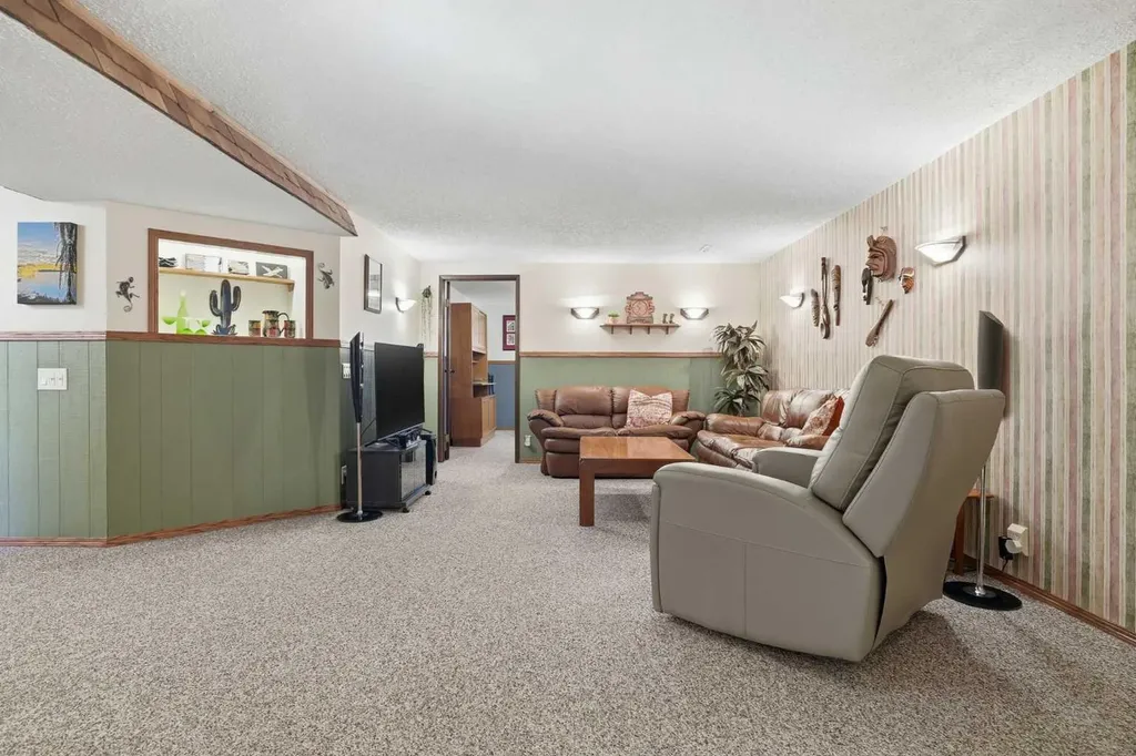 6448 Silver Ridge Way NW Calgary AB T3B 3X7