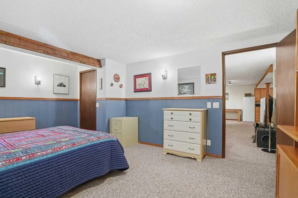 6448 Silver Ridge Way NW Calgary AB T3B 3X7