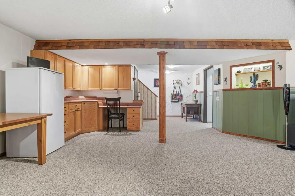 6448 Silver Ridge Way NW Calgary AB T3B 3X7