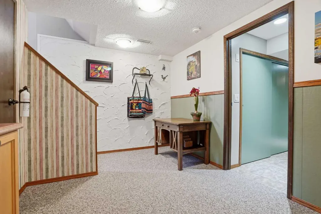 6448 Silver Ridge Way NW Calgary AB T3B 3X7