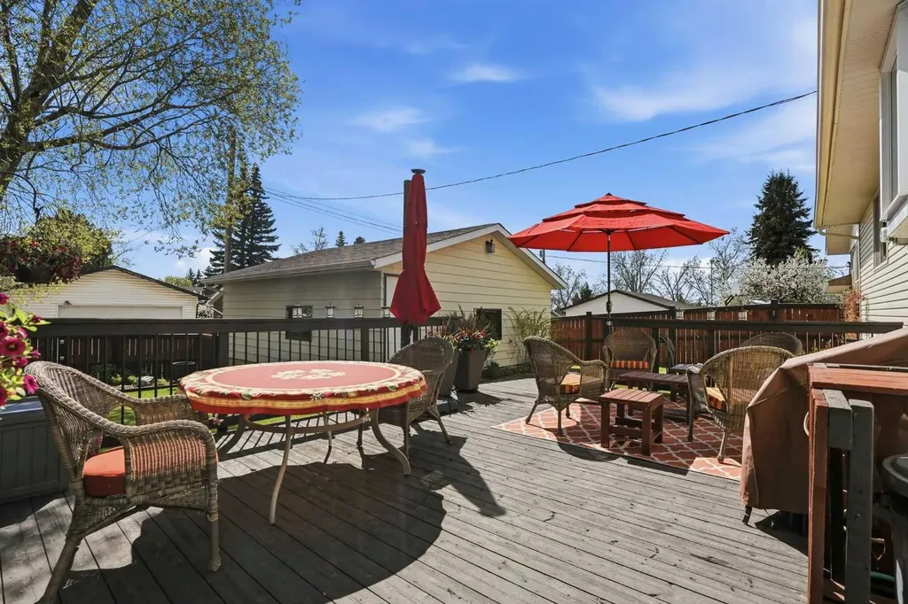 6448 Silver Ridge Way NW Calgary AB T3B 3X7