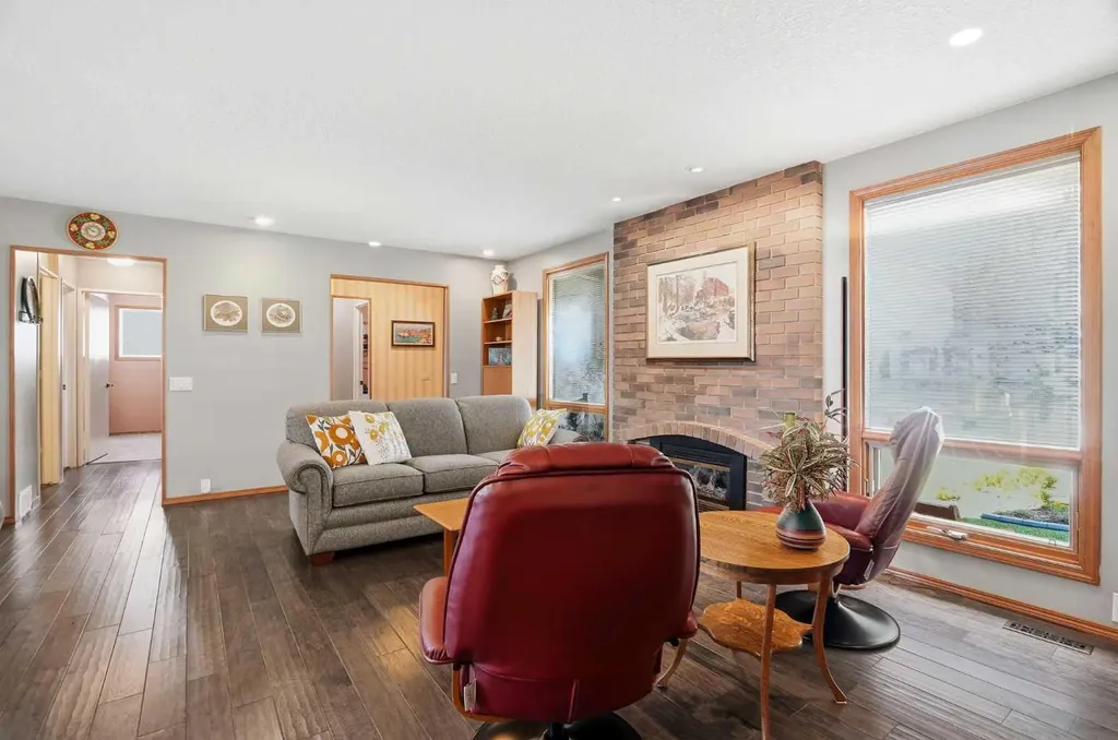 6448 Silver Ridge Way NW Calgary AB T3B 3X7