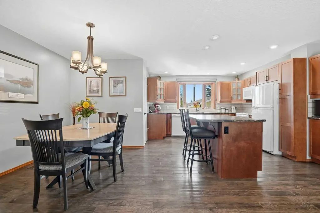 6448 Silver Ridge Way NW Calgary AB T3B 3X7