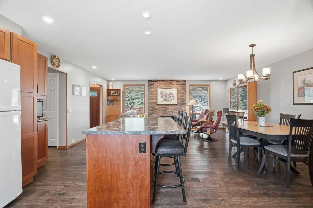 6448 Silver Ridge Way NW Calgary AB T3B 3X7