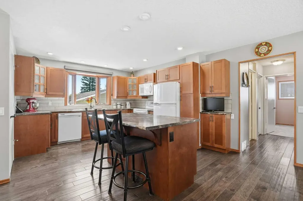 6448 Silver Ridge Way NW Calgary AB T3B 3X7