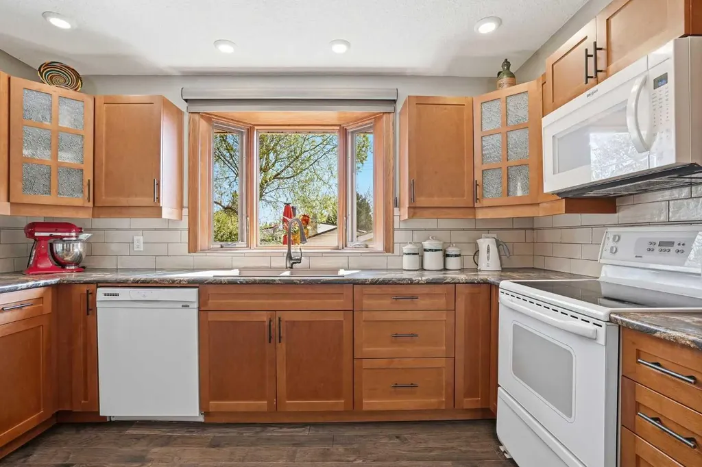 6448 Silver Ridge Way NW Calgary AB T3B 3X7