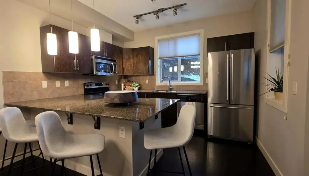 2727 28 Avenue Calgary AB T2B 0L4