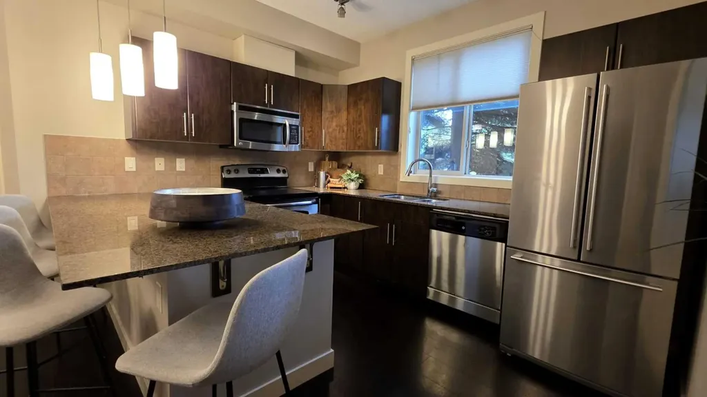 2727 28 Avenue Calgary AB T2B 0L4