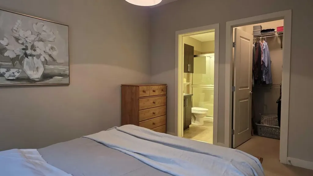 2727 28 Avenue Calgary AB T2B 0L4