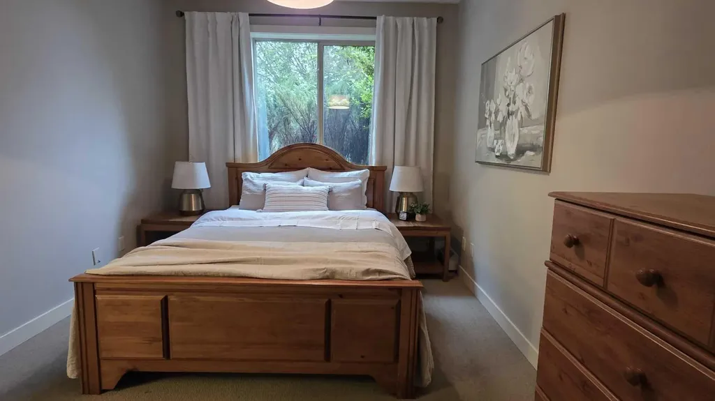 2727 28 Avenue Calgary AB T2B 0L4
