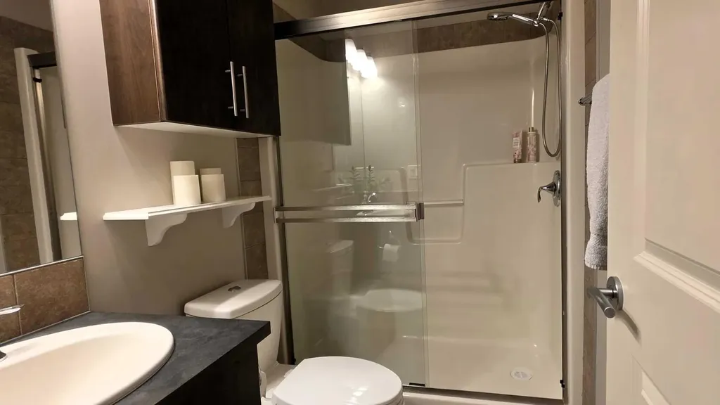 2727 28 Avenue Calgary AB T2B 0L4