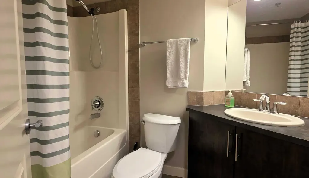 2727 28 Avenue Calgary AB T2B 0L4