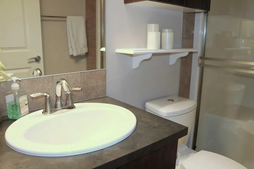 2727 28 Avenue SE Calgary AB T2B 0L4
