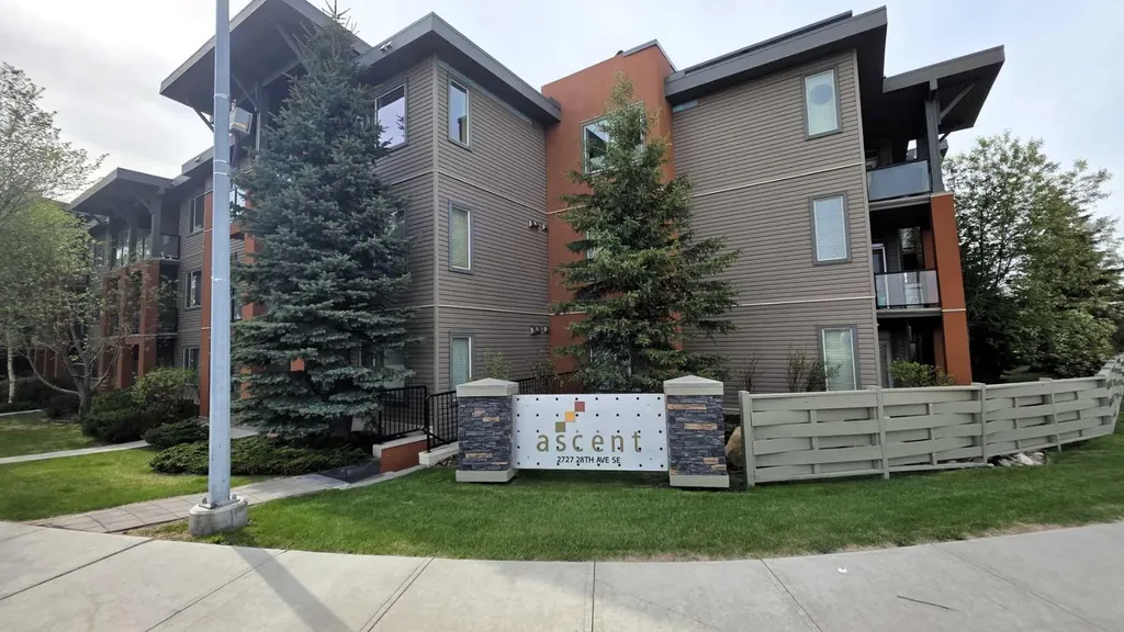 2727 28 Avenue Calgary AB T2B 0L4