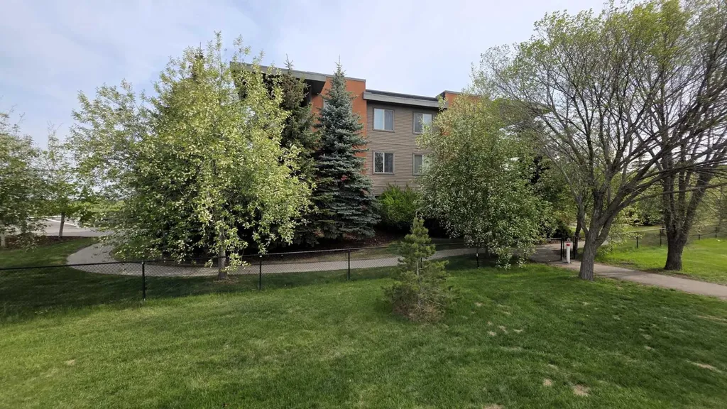 2727 28 Avenue SE Calgary AB T2B 0L4