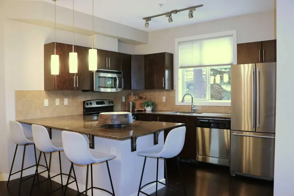 2727 28 Avenue SE Calgary AB T2B 0L4