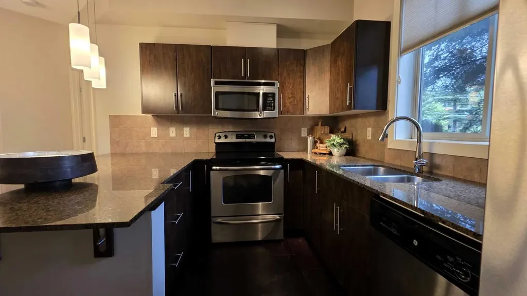 2727 28 Avenue SE Calgary AB T2B 0L4