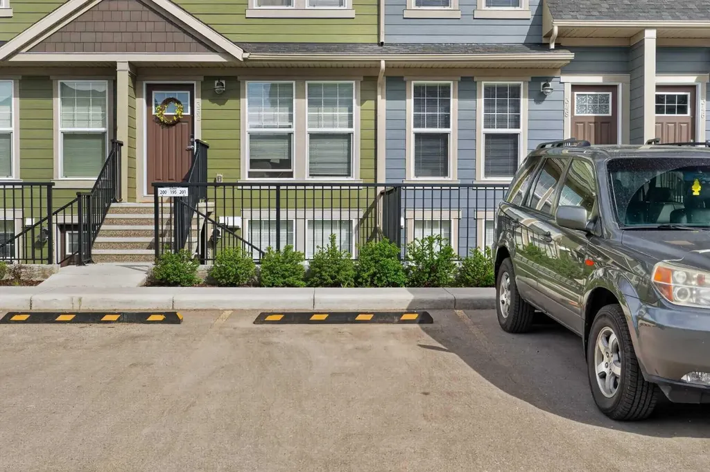 348 Cranbrook Square SE Calgary AB T3M3K8
