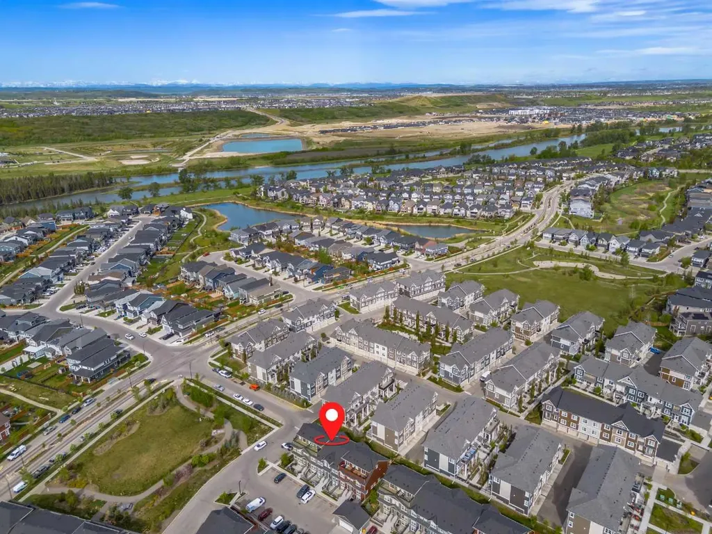 348 Cranbrook Square SE Calgary AB T3M3K8
