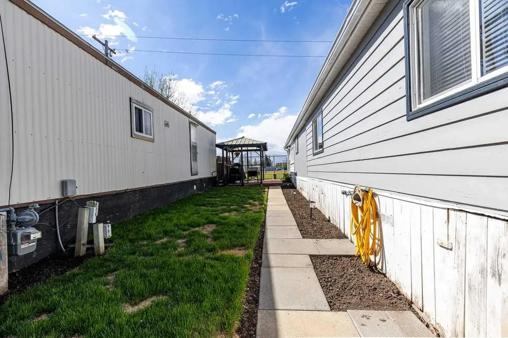 117 Sunset Way High River AB T1V1J4