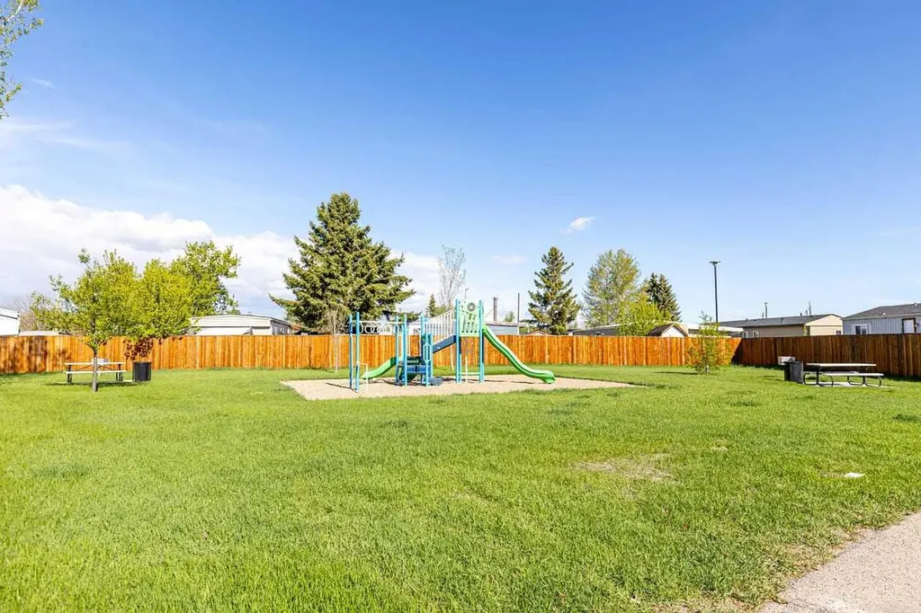 117 Sunset Way High River AB T1V1J4