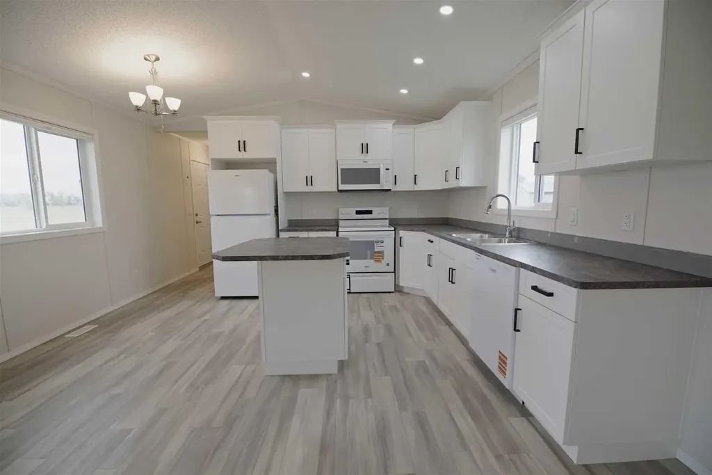 625 3 Avenue Hays AB T0K 1B0