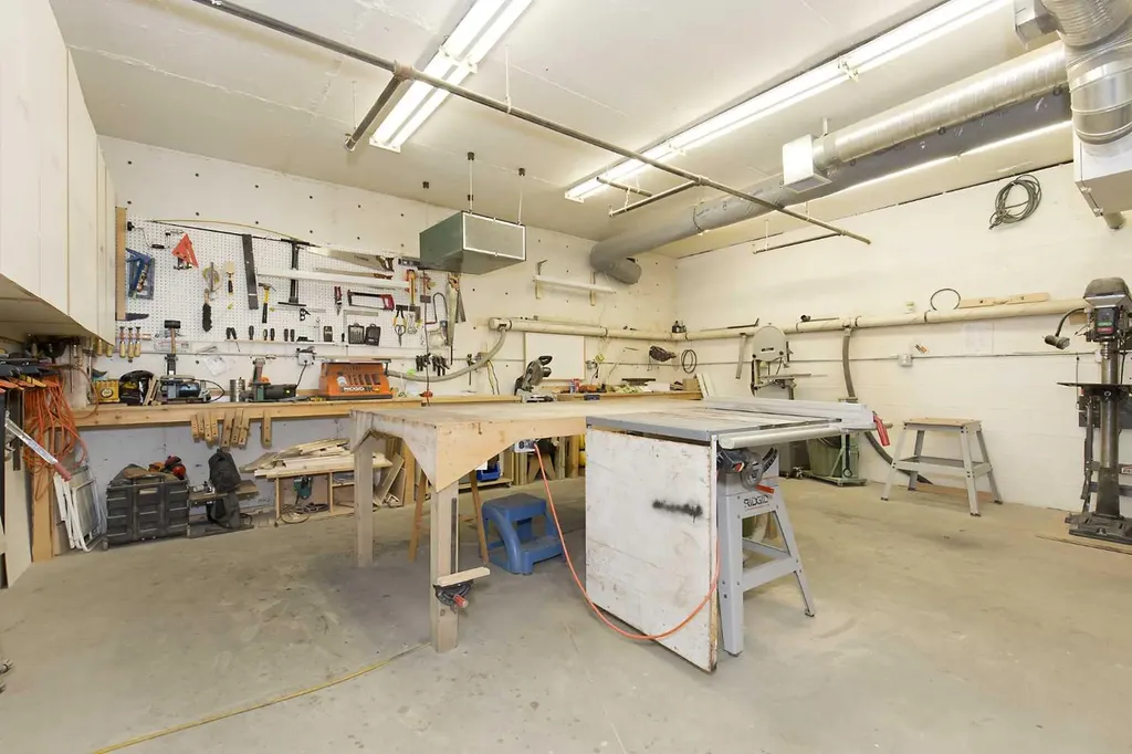 2020 32 Street S Lethbridge AB T1K 7T9