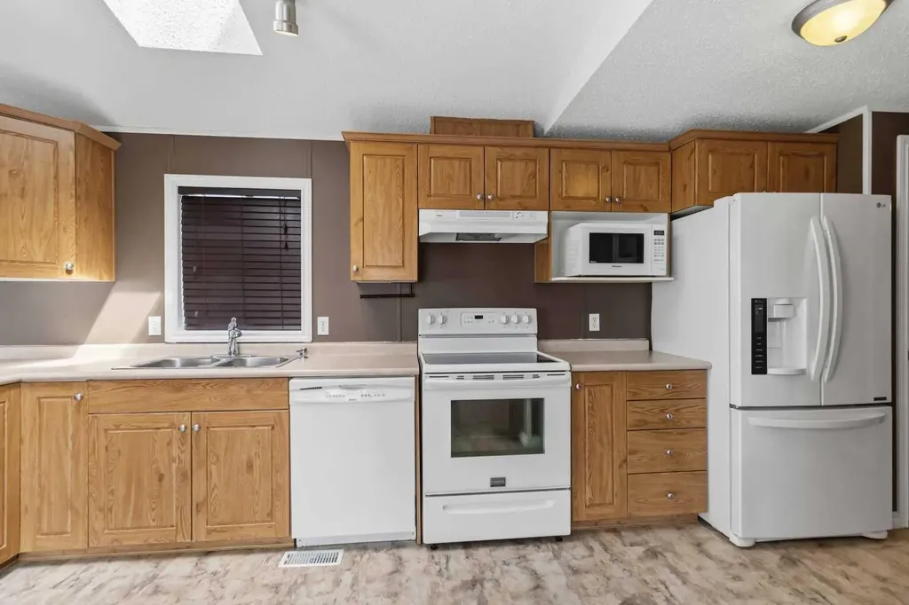 192 Mitchell Drive Fort Mcmurray AB T9K 2P1