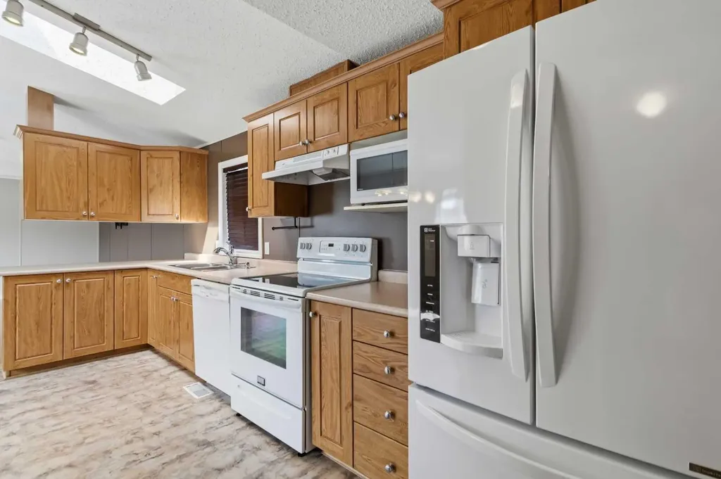 192 Mitchell Drive Fort Mcmurray AB T9K 2P1