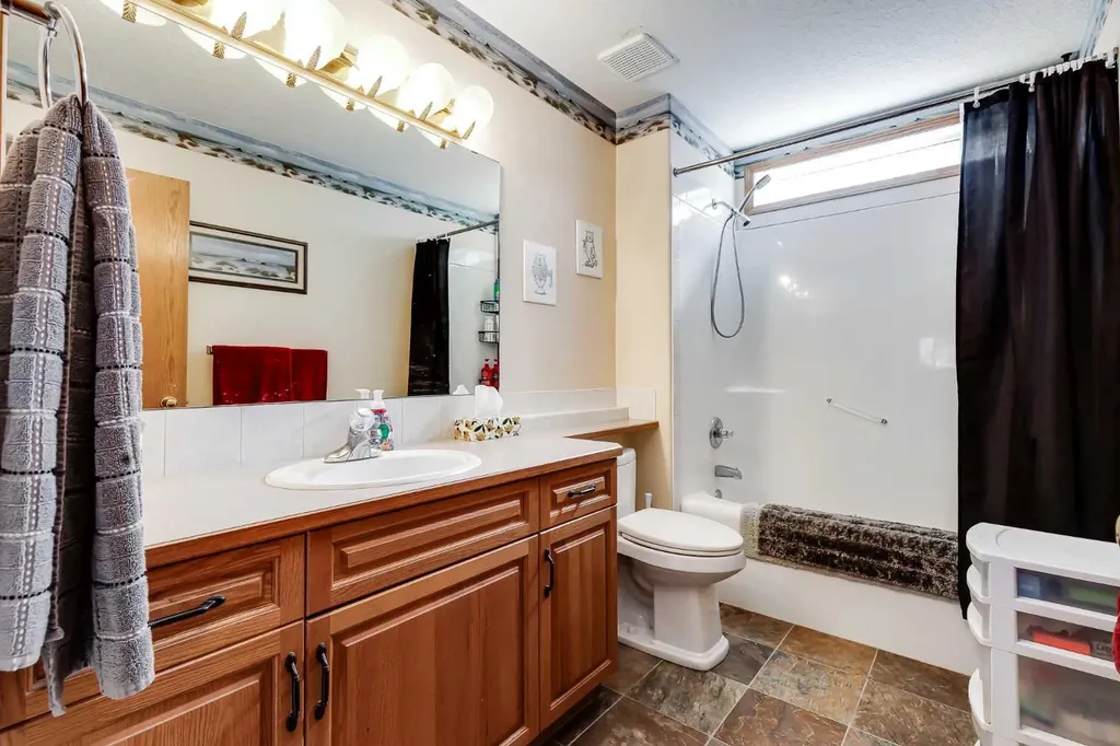 19 Madison Court Strathmore AB T1P 1M5