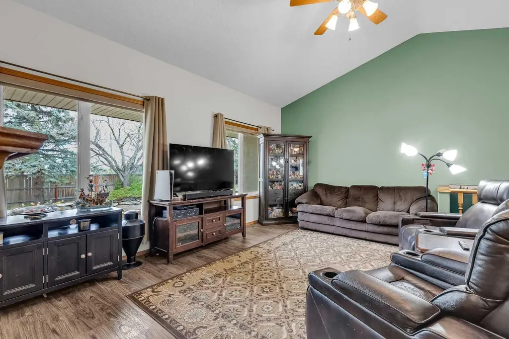 19 Madison Court Strathmore AB T1P 1M5