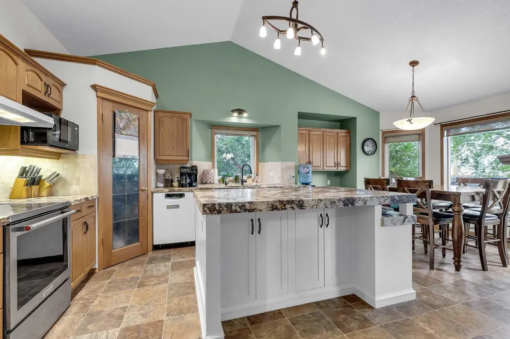 19 Madison Court Strathmore AB T1P 1M5