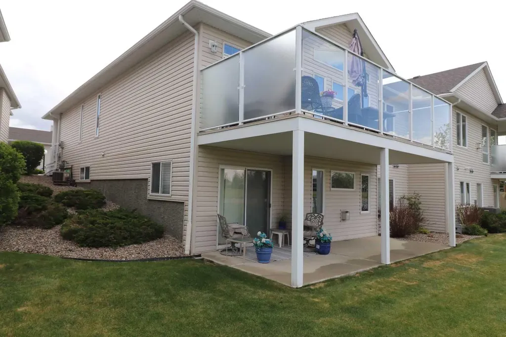 110 Fairmont Boulevard S Lethbridge AB T1K 7S1