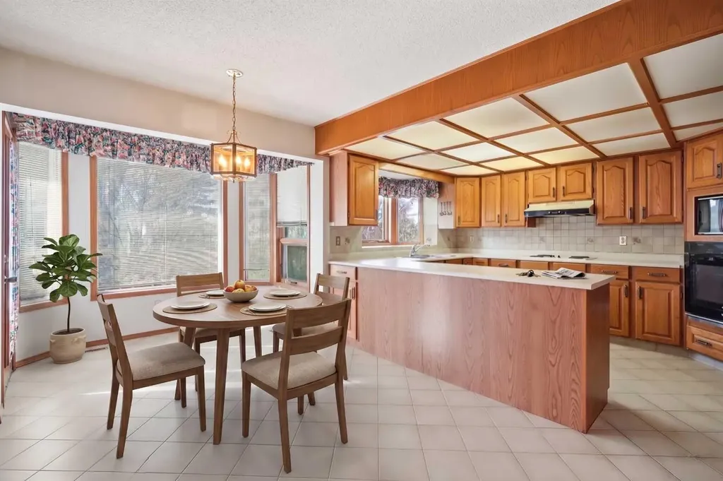 108 Santana Court NW Calgary AB T3K 3B1