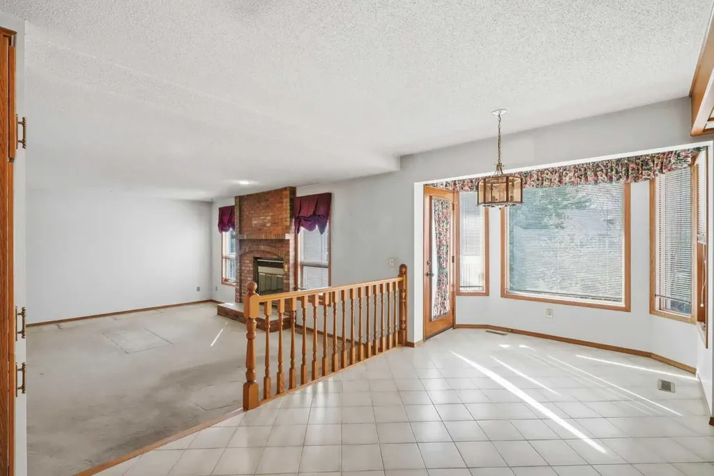 108 Santana Court NW Calgary AB T3K 3B1