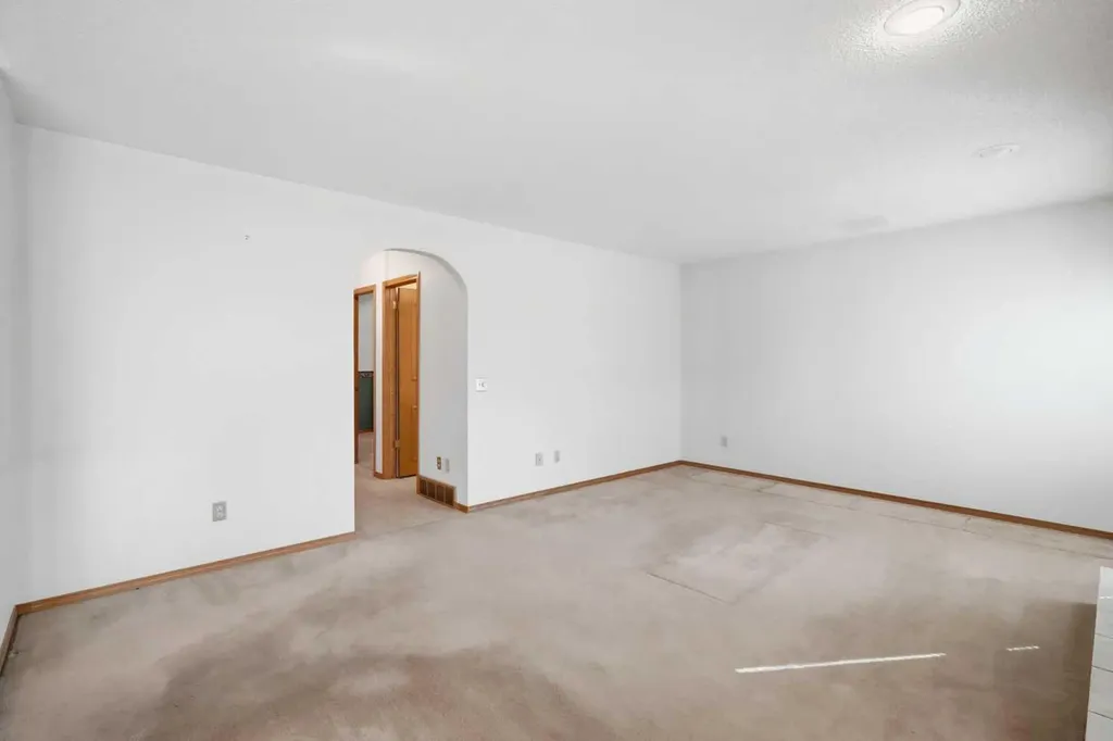 108 Santana Court NW Calgary AB T3K 3B1