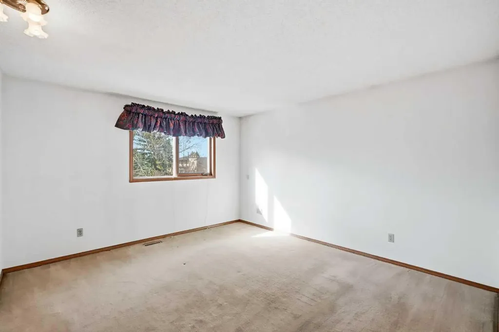108 Santana Court NW Calgary AB T3K 3B1