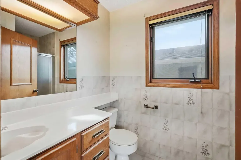 108 Santana Court NW Calgary AB T3K 3B1