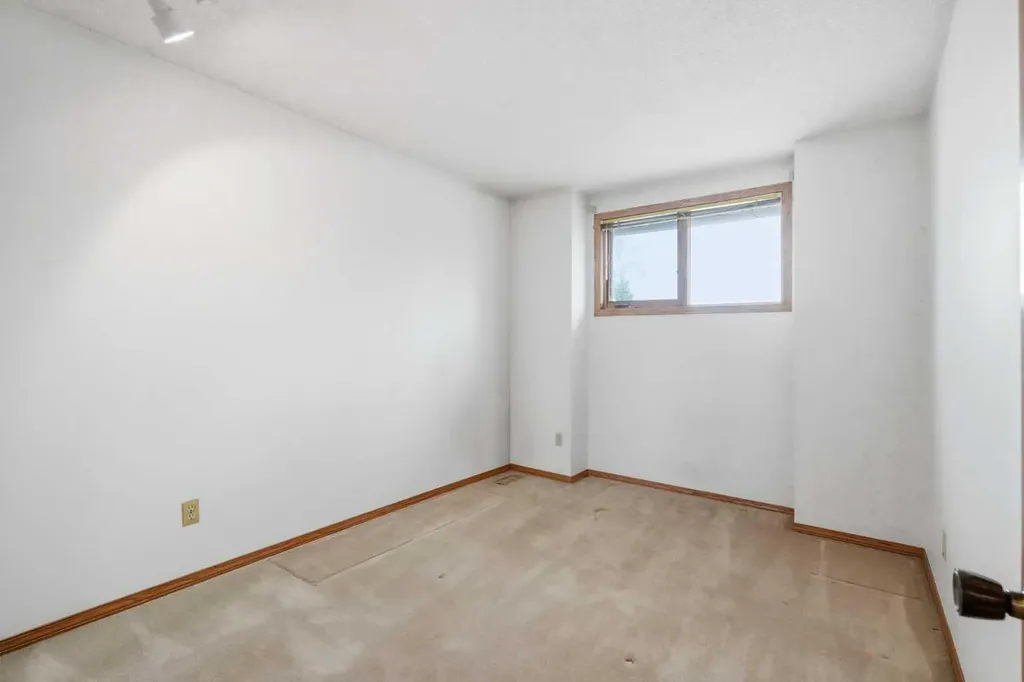 108 Santana Court NW Calgary AB T3K 3B1