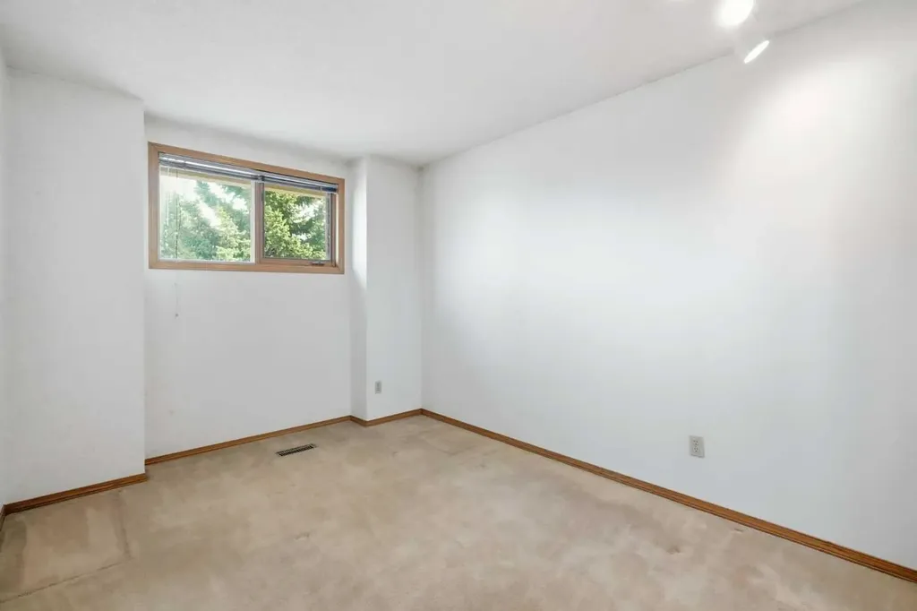 108 Santana Court NW Calgary AB T3K 3B1