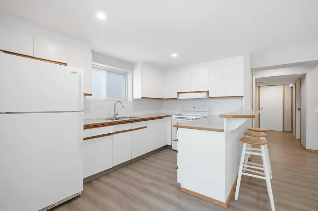 108 Santana Court NW Calgary AB T3K 3B1