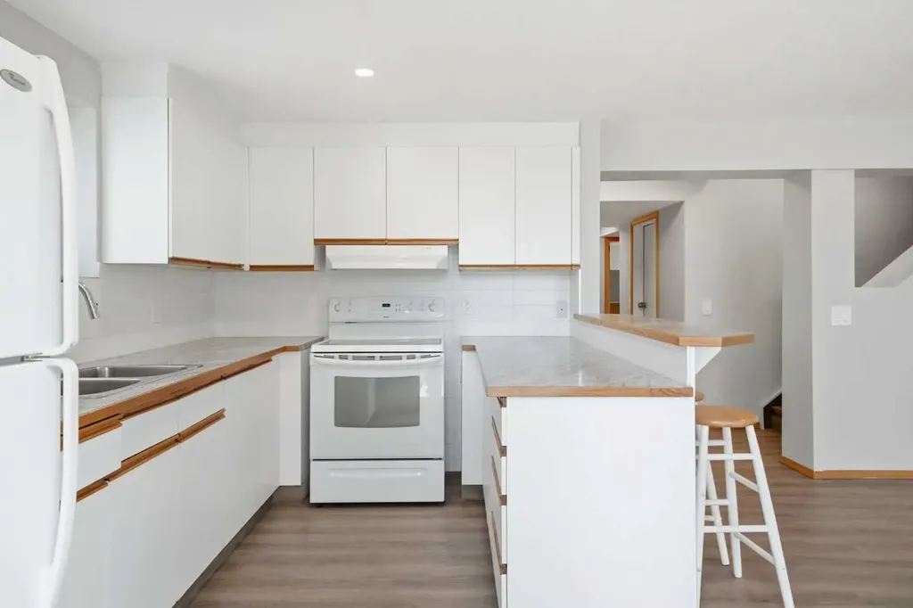108 Santana Court NW Calgary AB T3K 3B1
