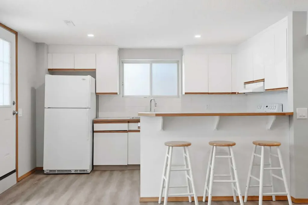 108 Santana Court NW Calgary AB T3K 3B1