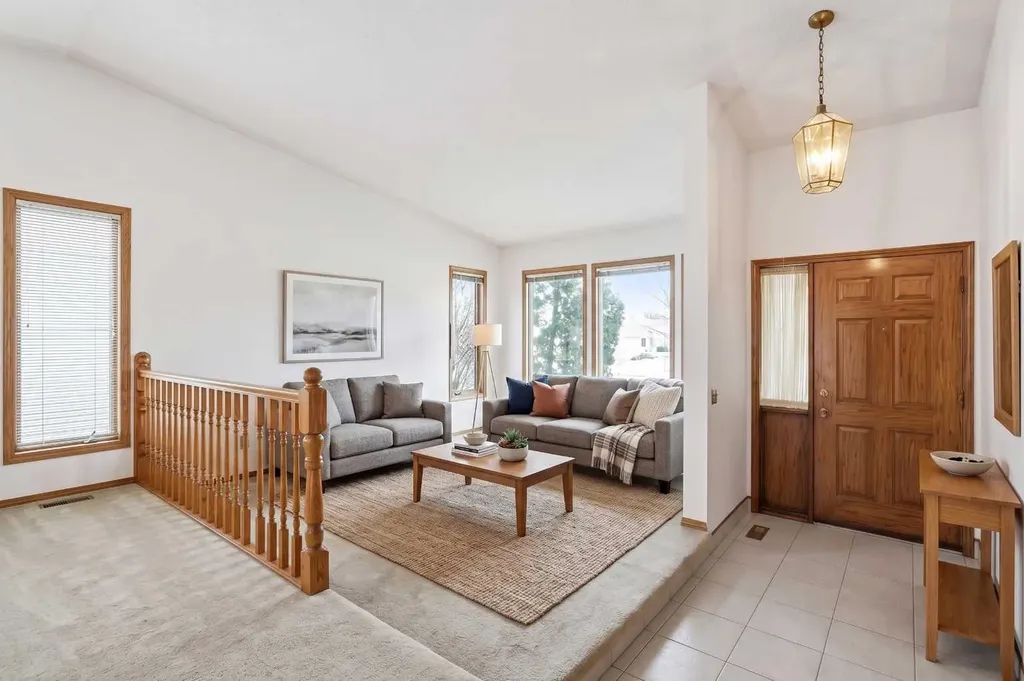 108 Santana Court NW Calgary AB T3K 3B1