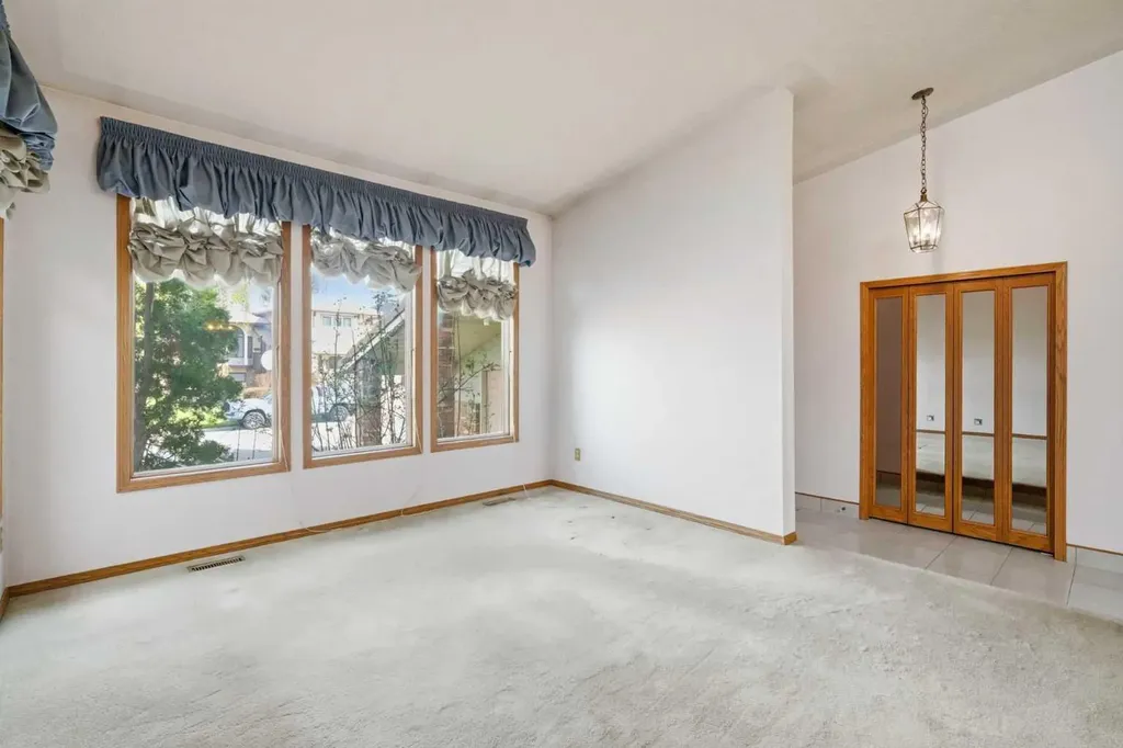 108 Santana Court NW Calgary AB T3K 3B1